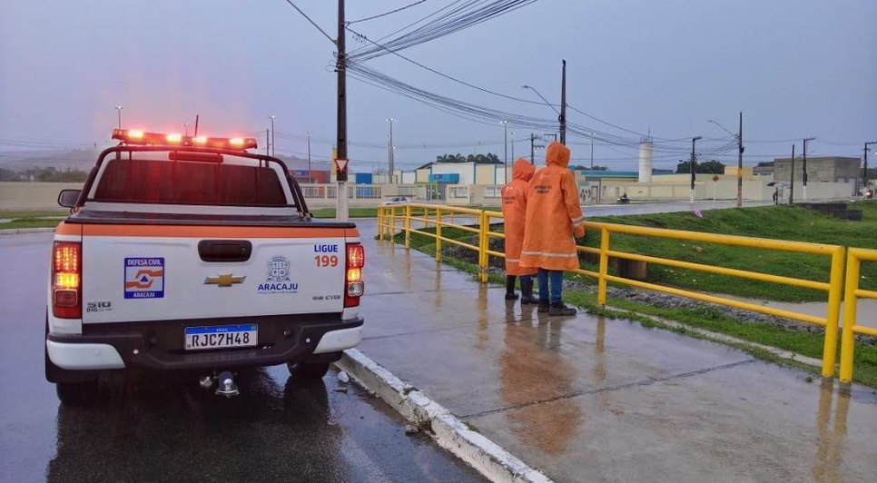 Defesa Civil de Aracaju emite alerta de continuidade de chuvas nas próximas 24h