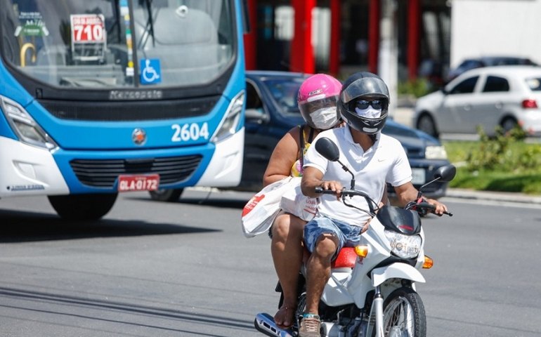 Sem data, retomada deve observar condições sanitárias e não arriscar vidas, diz governador