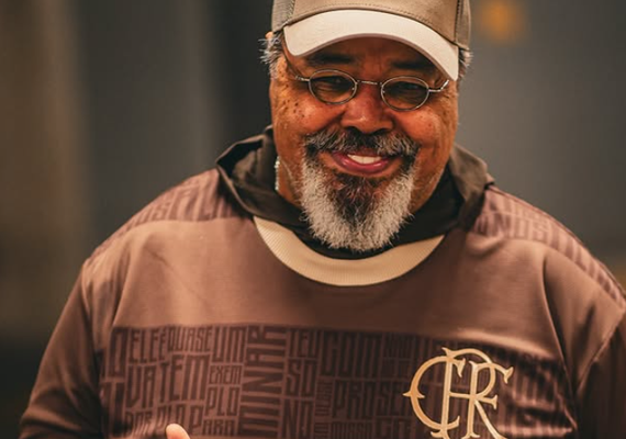 Jorge Aragão passará por cirurgia: 'Daqui a pouco estou de volta'