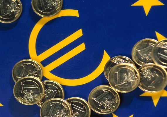 PMI composto (preliminar) da zona do euro sobe a 53,7 em abril