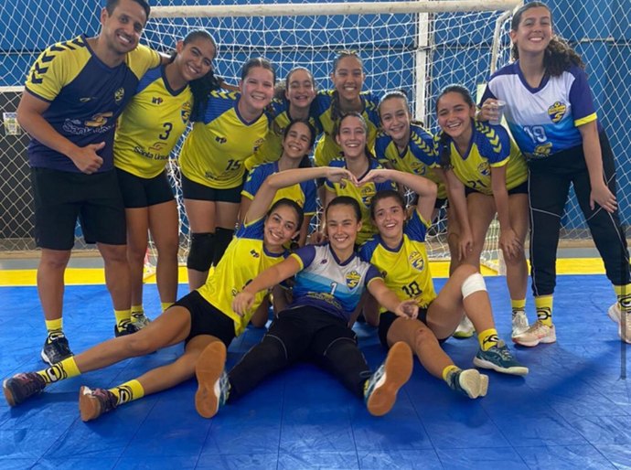 Com apoio do Governo, equipe feminina de handebol ganha ouro nos Jogos Estudantis Brasileiros