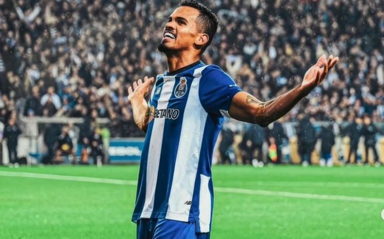 Galeno recusa convite de Portugal e diz realizar sonho na seleção brasileira: 'Ficha nao caiu'