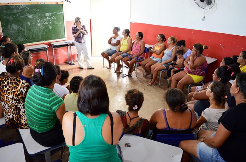 Grupo de mulheres de Jacaré recebe orientações cooperativistas