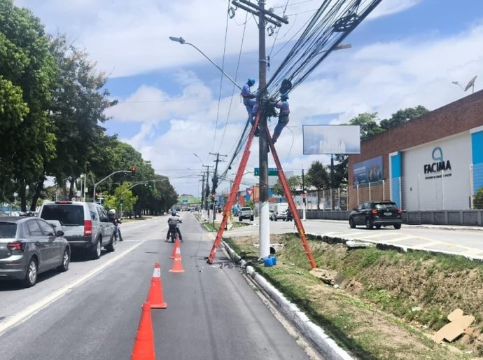 Ilumina Maceió inicia Projeto Poste Limpo na Avenida Durval de Góes Monteiro