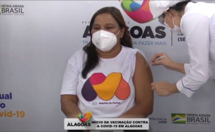 Marta Antonia de Lima, primeira imunizada em Alagoas