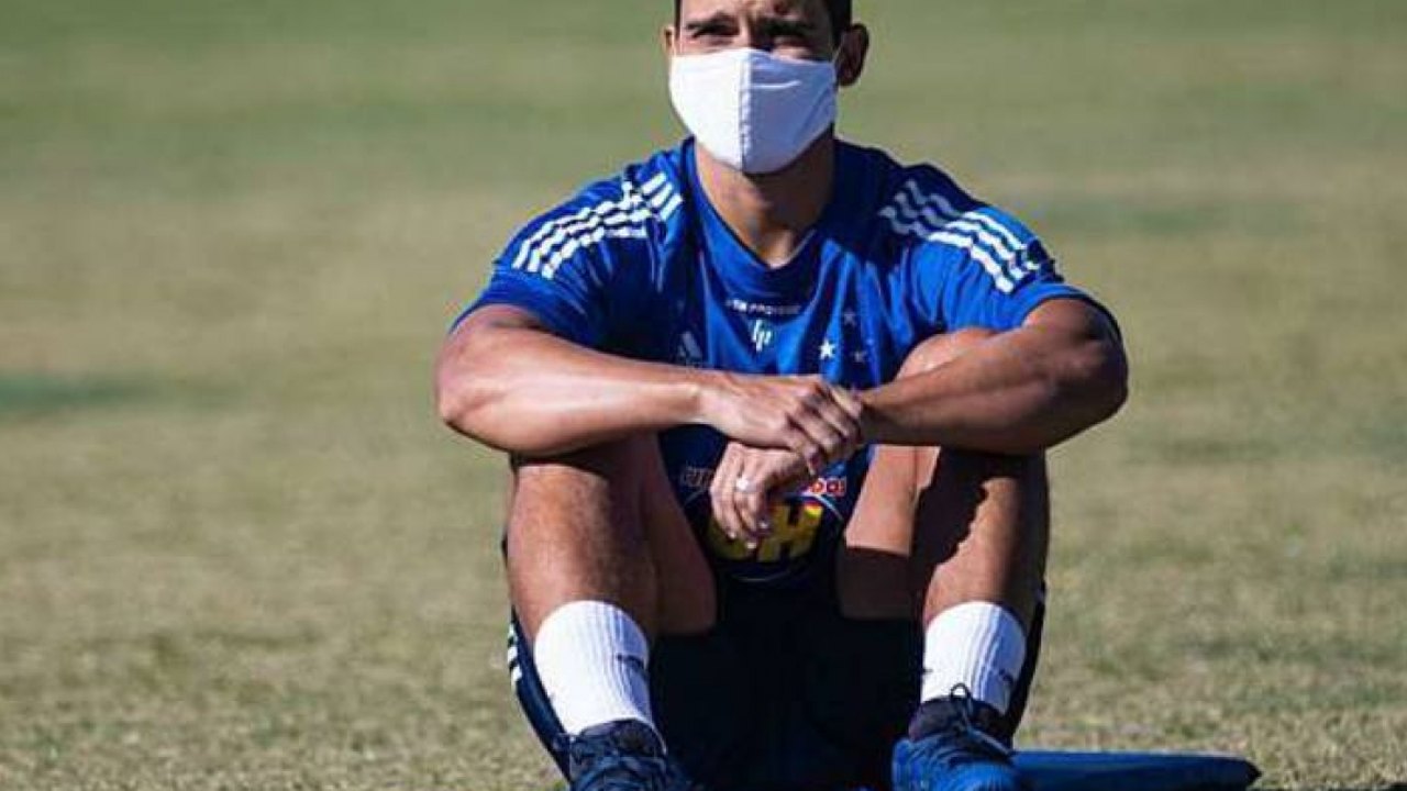 Recuperado do coronavírus, Jean volta a treinar no Cruzeiro após duas semanas