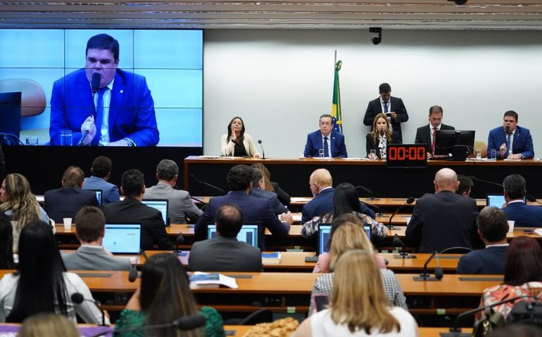 Plano Plurianual contém déficit para 2027 por causa de precatórios