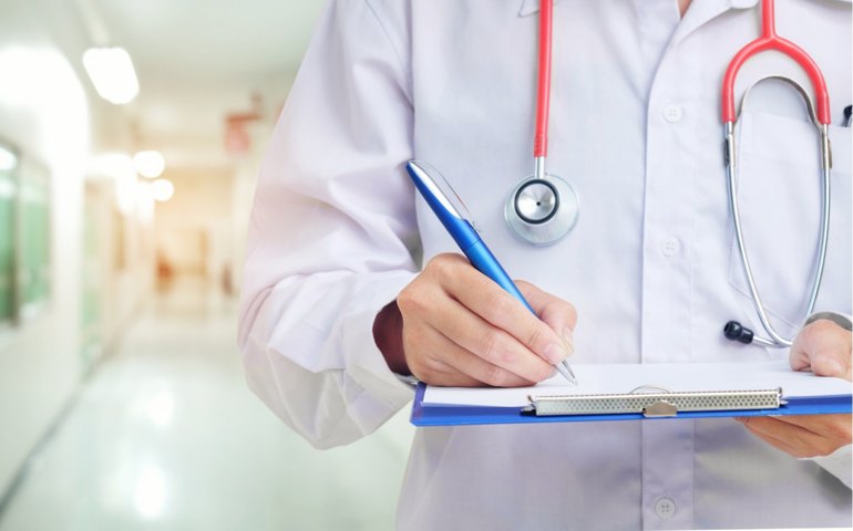 Polícia investiga médico por suspeita de causar mortes e lesões em pacientes