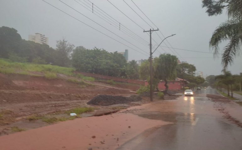 Fortes chuvas deixam um morto e causam prejuízos no interior de SP