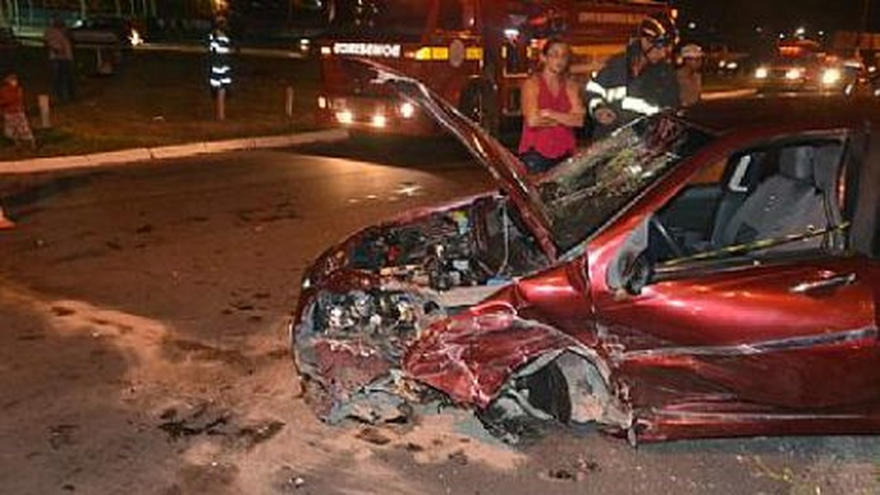 Seis pessoas ficam feridas em grave acidente ocorrido no cruzamento do Pontal da Barra