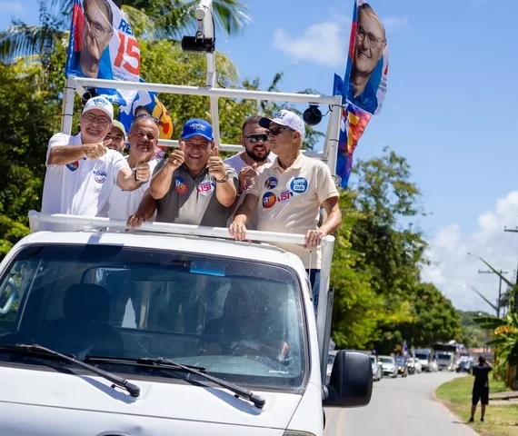 Em caravana, Renan Calheiros garante investimentos para Porto de Pedras