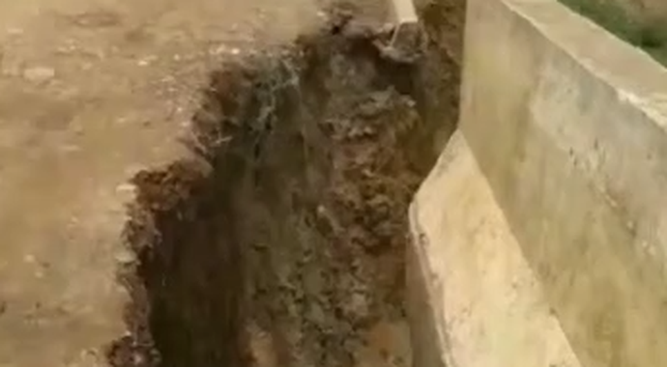 Fortes chuvas provocam cratera em ponte na Zona Rural de Nossa Senhora Aparecida