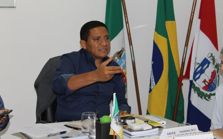 Prefeito destaca ações da prefeitura e fala sobre adiamento da inauguração do Centro de Palmeira