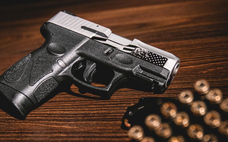 Acesso de cidadão a pistola, que tinha sido liberada por Bolsonaro, gera impasse às vésperas de novo decreto de Lula sobre armas