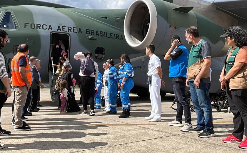 Sétimo voo da FAB com 82 repatriados do Líbano chega a São Paulo