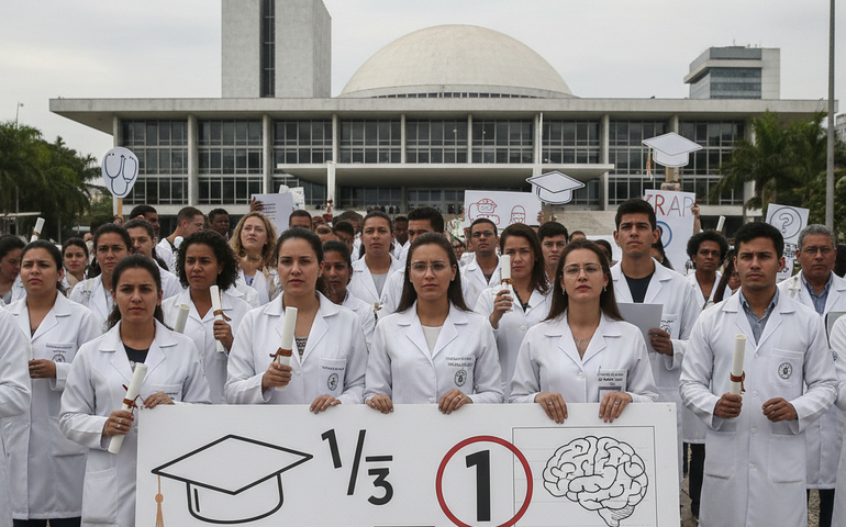 Um terço dos cursos de Medicina são mal avaliados em exame nacional do Ministério da Educação