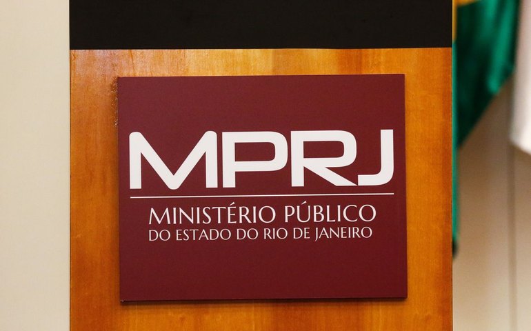 MP pede prisão preventiva de jovens que doparam turistas ingleses