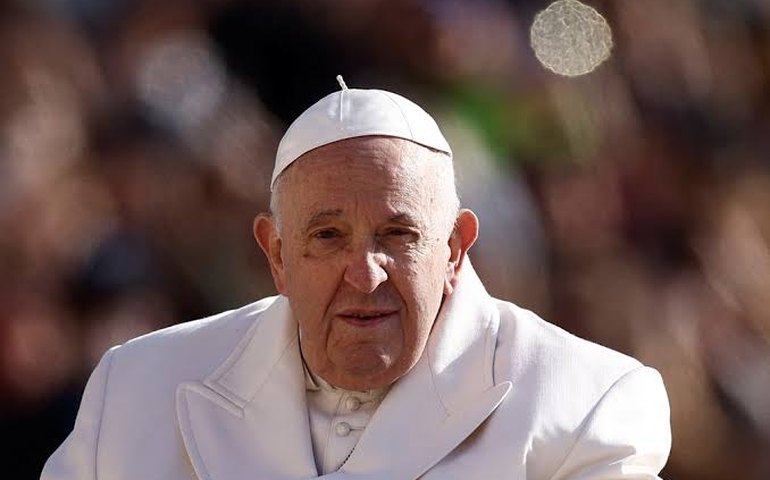 Papa Francisco recebe alta hospitalar e retorna ao Vaticano