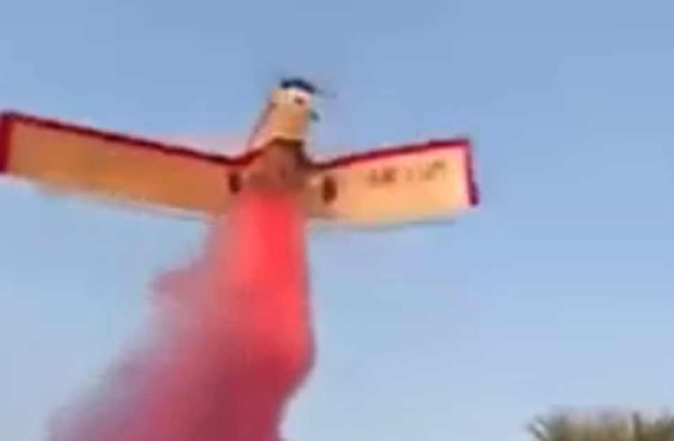 Avião parte ao meio