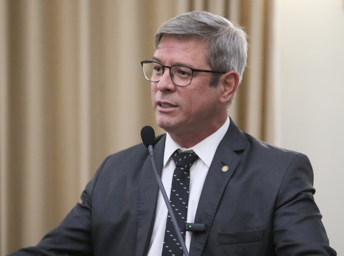 Quantidade de cirurgias bariátricas realizadas pelo Governo é tema de debate na ALE