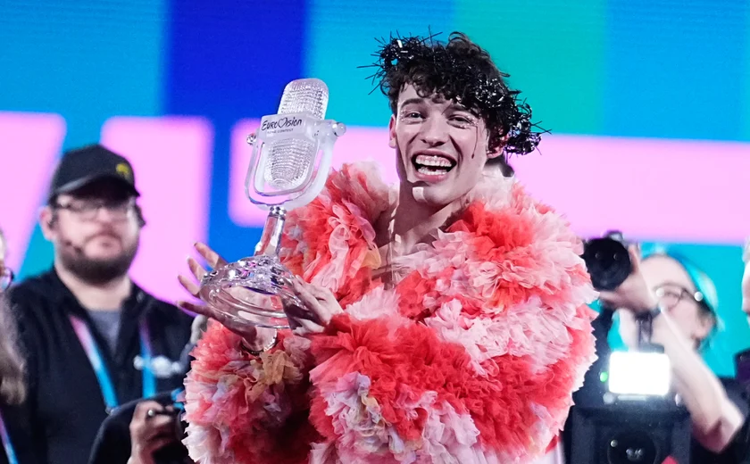 Nemo, representante da Suíça, vence Eurovision carregado de tensões políticas