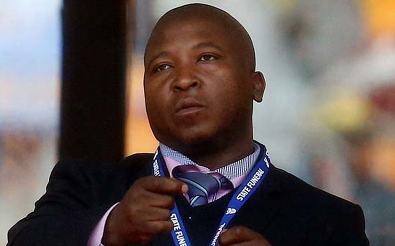 Intérprete de sinais que atuou no funeral de Mandela é internado em hospital psiquiátrico