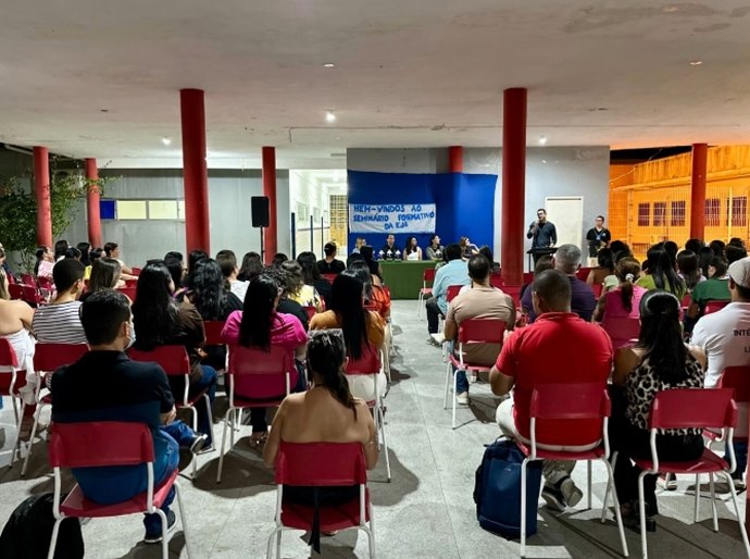 Professores da EJA em Penedo participam de seminário promovido pela Ufal