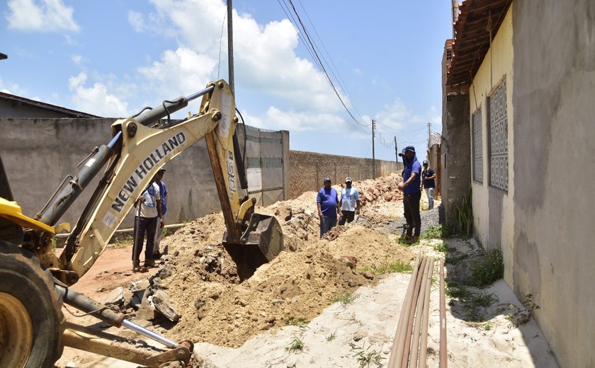 Daesc retoma obras de ampliação da rede de água da comunidade Ponta da Asa