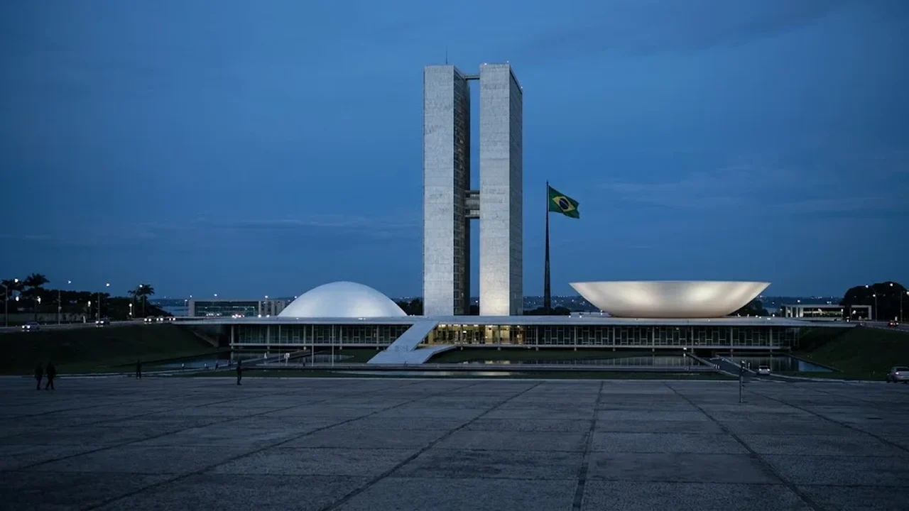 Governo Central tem déficit primário de R$ 13,585 bi em agosto, mostra Tesouro