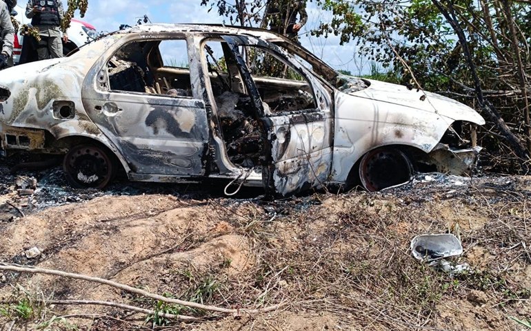 Polícia Científica identifica corpos encontrados carbonizados em carro na AL-405
