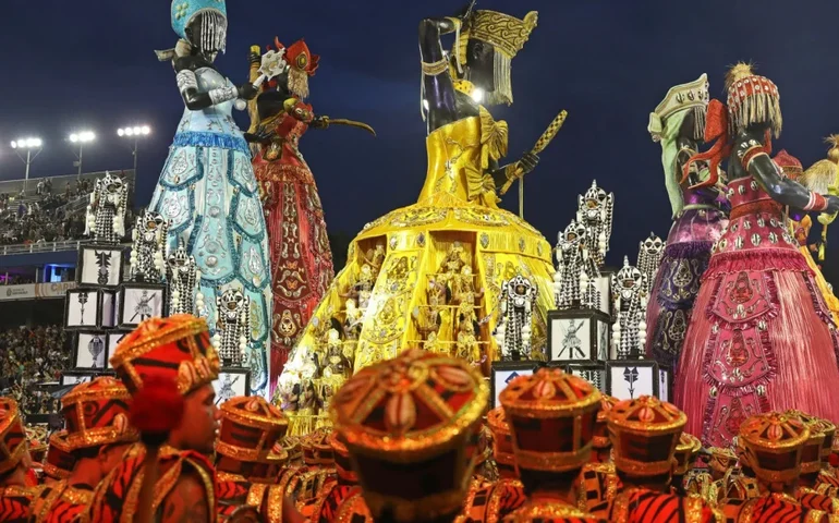 Gaviões da Fiel apresenta 'vaquinha' para quitar estádio do Corinthians a ministro de Lula