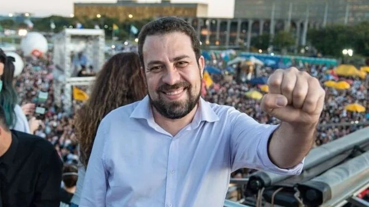 Boulos acusa Flávio Bolsonaro de querer entregar minerais críticos aos EUA