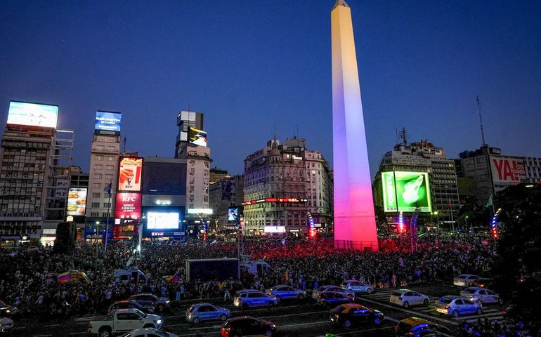 Venezuelanos no exterior reagem a ataque dos EUA e queda de Maduro