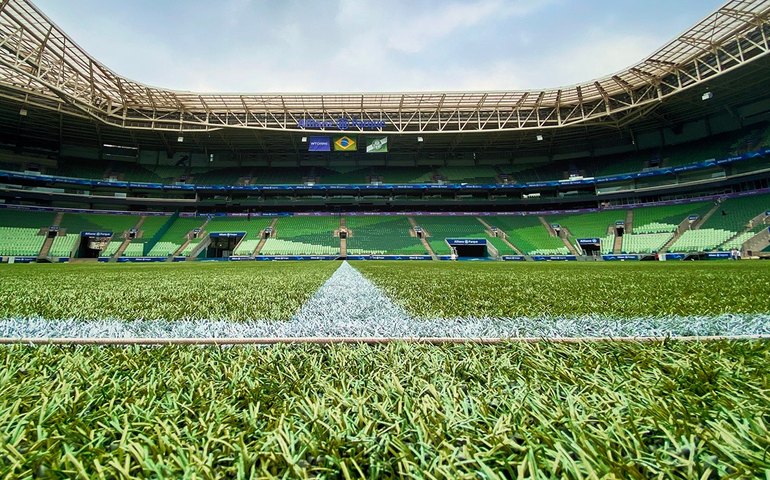 Claus relata novas expulsões, intimidação de diretor e tênis arremessado em clássico no Allianz