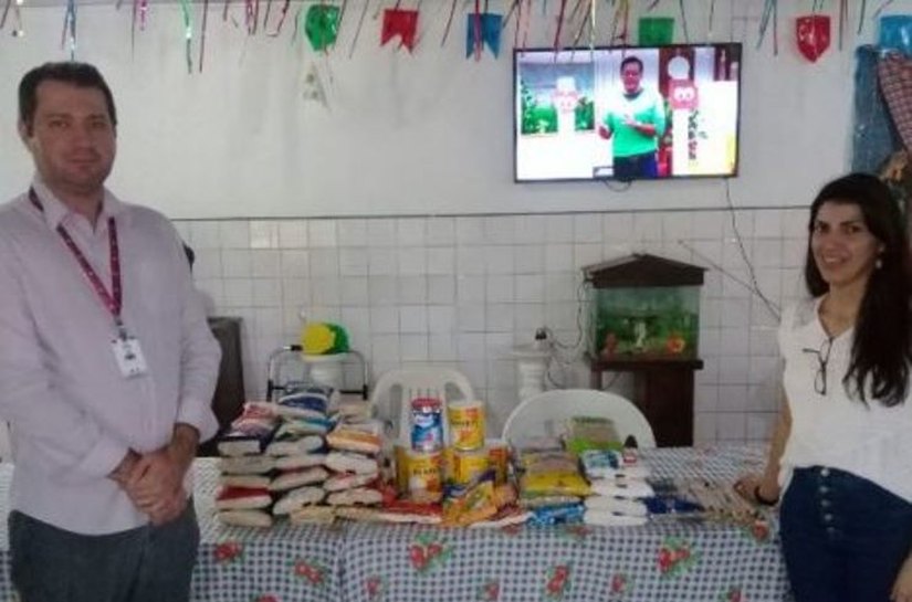 AMA entrega doações arrecadadas em novo curso a Lar de idosos em Maceió