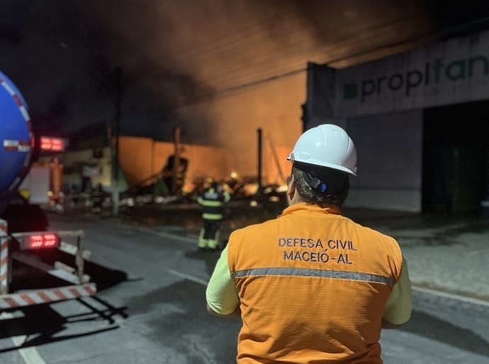 Defesa Civil de Maceió reforça alerta para evitar incêndios causados por falhas elétricas