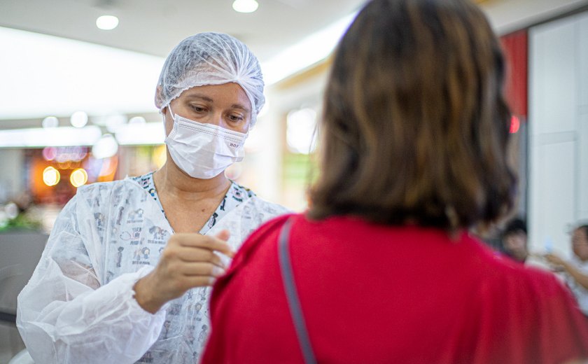 Maceió inicia vacinação de reforço com a Pfizer bivalente nesta quinta-feira (7)