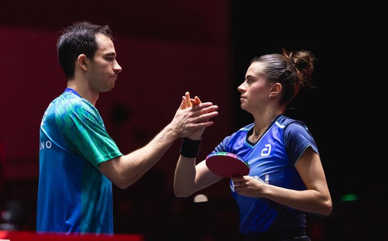 Calderano e Bruna Takahashi vão à semi de duplas do Smash de Singapura