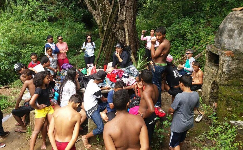 Semarhpi promove trilha ecológica para crianças e adolescentes do projeto Casa Viva, em Palmeira