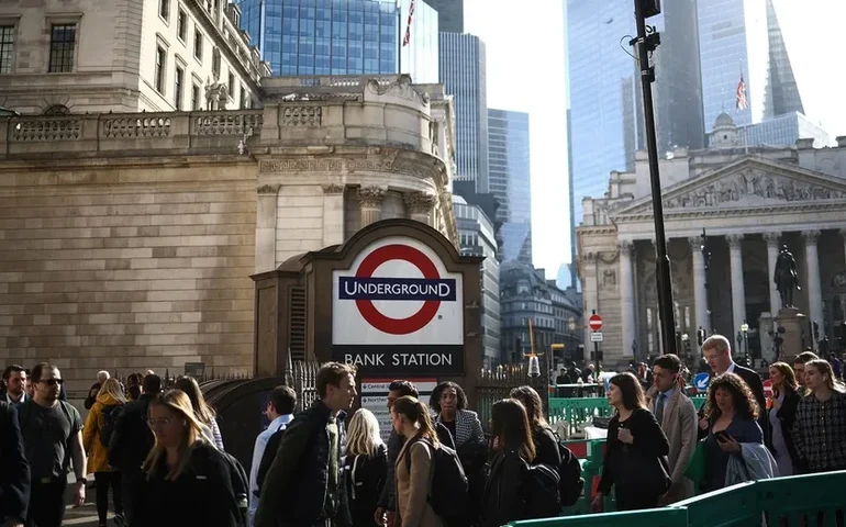 Vendas no varejo no Reino Unido sobem 0,3% em setembro ante agosto