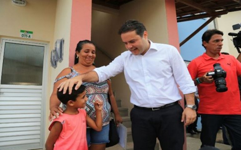 Em solenidade, governador potencializa sonho da casa própria a 900 famílias em Rio Novo