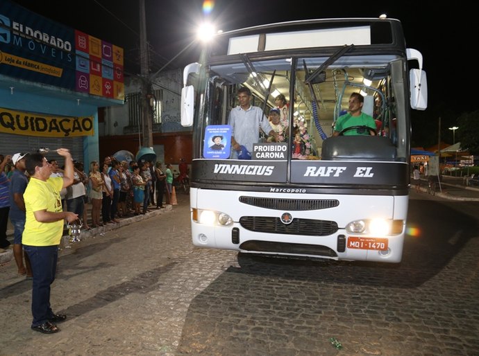 Romeiros de Campo Alegre viajaram nesta sexta para Juazeiro do Norte