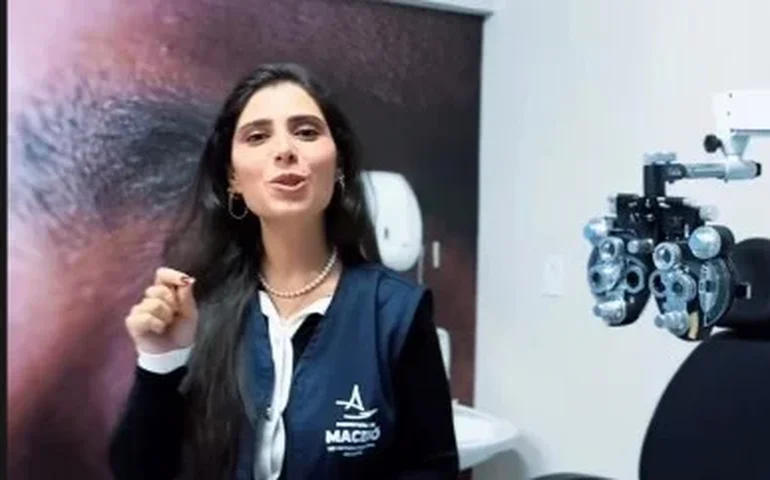 JHC promove em suas redes sociais secretária suspeita de fraude em Medicina