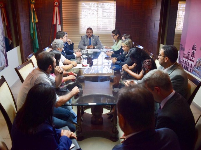 Representantes do CRP prestam esclarecimentos na ALE sobre panfleto distribuído no Jaraguá Folia