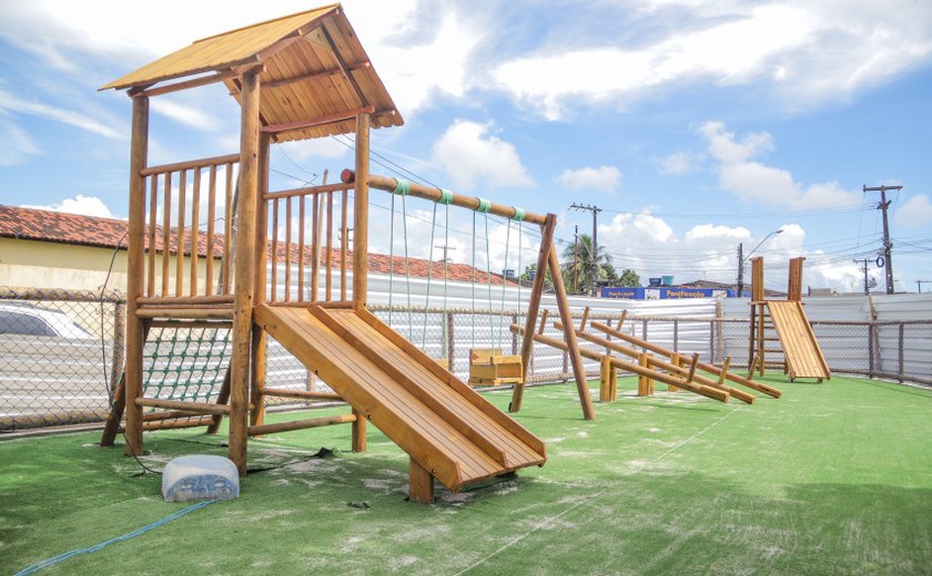 Prefeitura de Maceió revitaliza praças do Vergel do Lago e Ponta Grossa