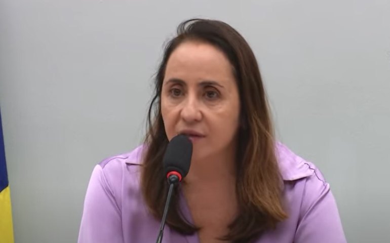 Deputada cobra transformação digital na área da Saúde