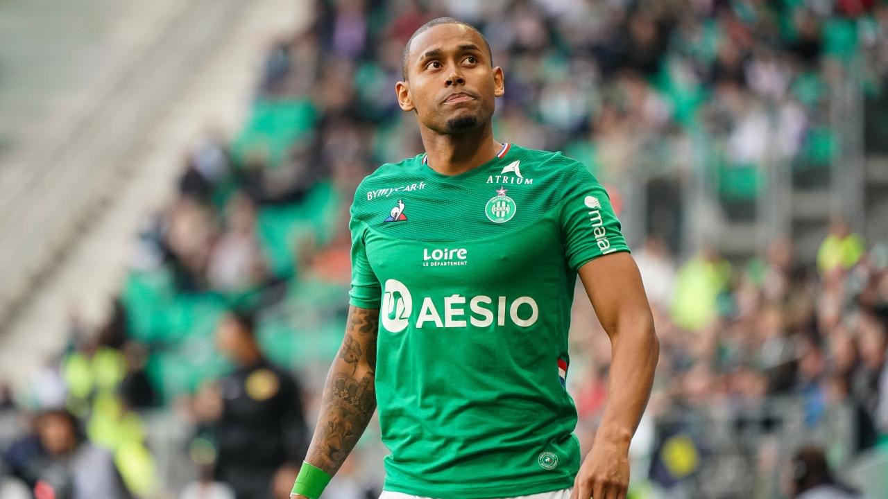 Coordenador revela que lateral-esquerdo Gabriel Silva está de saída da Ponte Preta