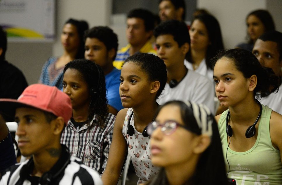 JOVENS Fernando Frazão Agência Brasil