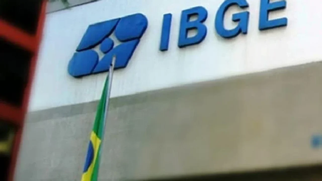 Brasil tinha 168 milhões de usuários de internet em 2025, afirma IBGE