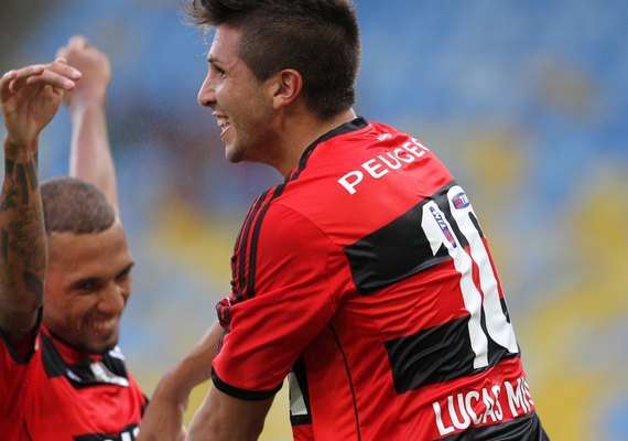 Flamengo vence por 5 x 3 e volta a encarar a Cabofriense